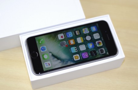 福岡市で壊れたiPhone買取を売るなら、ジャンク品iPhone買取ストア！ガラス割れ docomo iPhone6買取りました！64GB NG4F2J/A